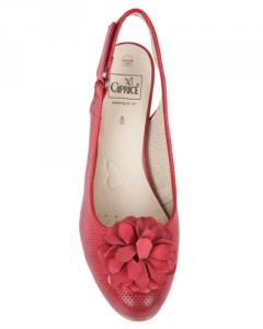 Decolté Caprice in pelle traforata, scarpe da donna comode e eleganti