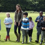 Kate Middleton con gli stivali di gomma da pioggia